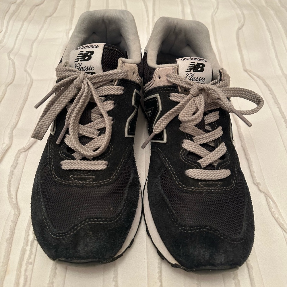 New Balance Black and Gray Classic Sneakers